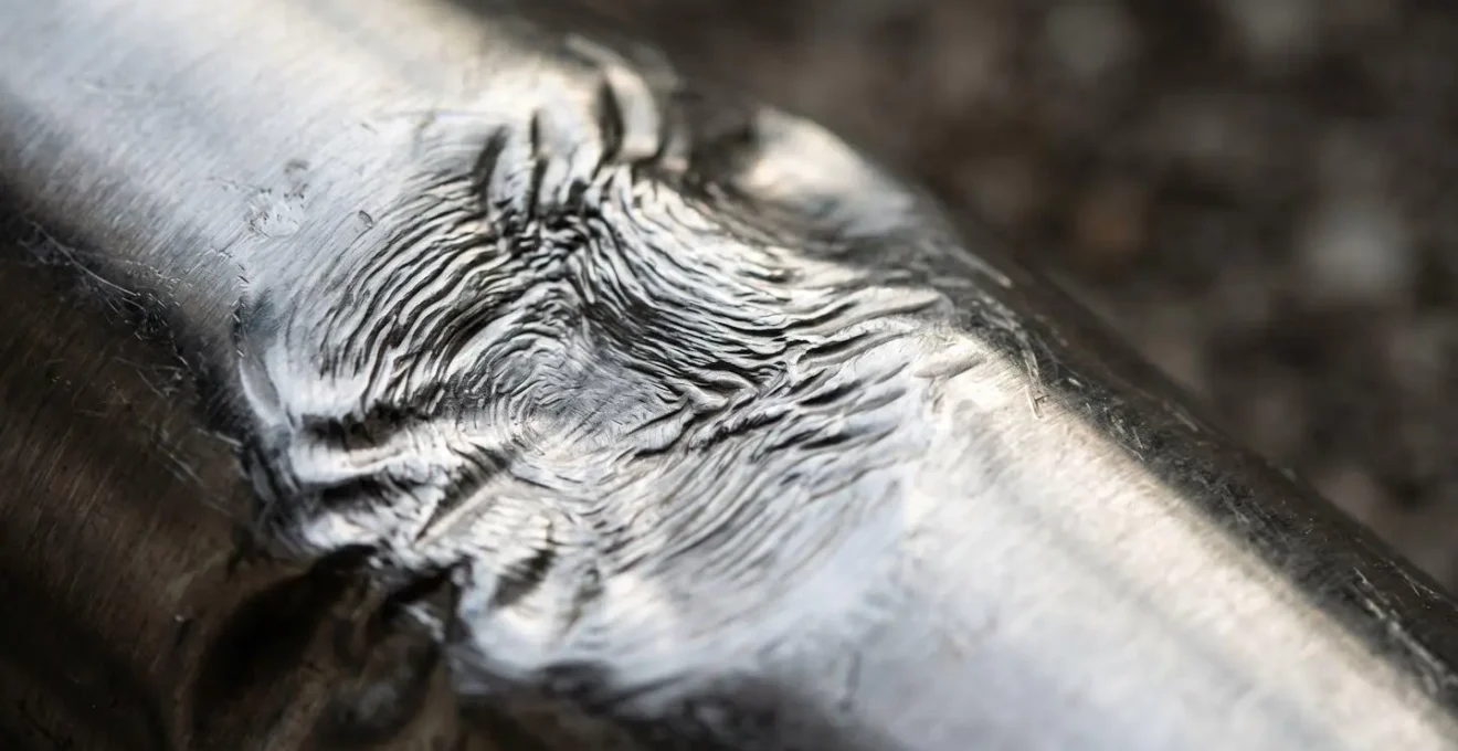 Test de résistance d'une gourde en inox après une chute
